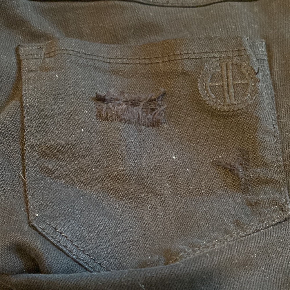 Hot in Hollywood Boyfriend Cut Black Jeans Size 2 w/ Distressing- Like New - Picture 5 of 13